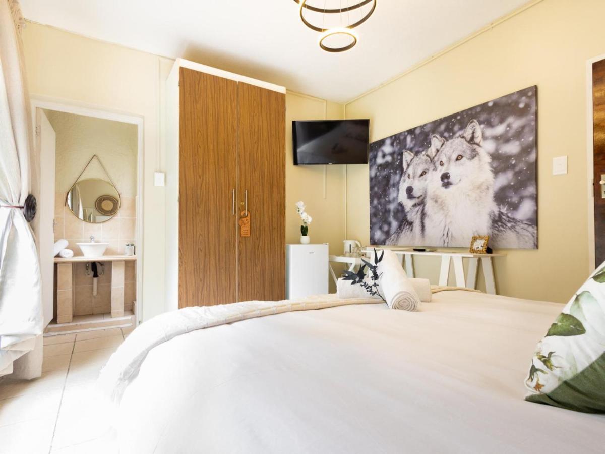 Woelfe Krantz Accommodation Mbombela Room photo