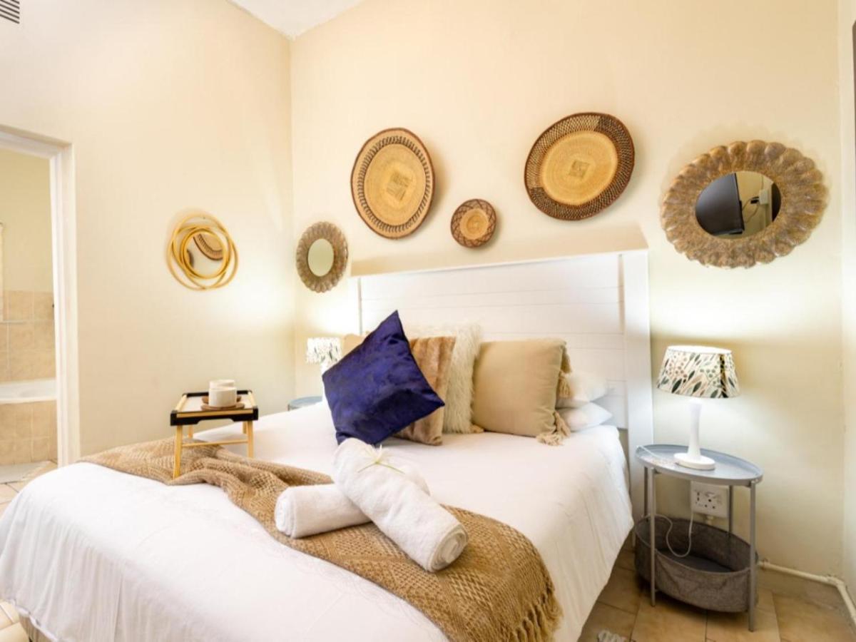 Woelfe Krantz Accommodation Mbombela Room photo